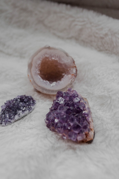 Can Amethyst be cleansed with water?